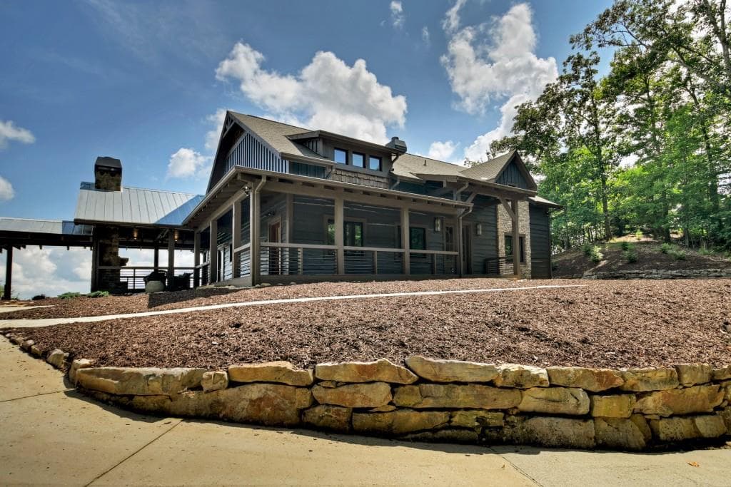 6 bedroom, 5 bathroom, 4,692 sq ft single family residence for sale at 440 Cochise Road, Blue Ridge, GA 30513 — photo 6
