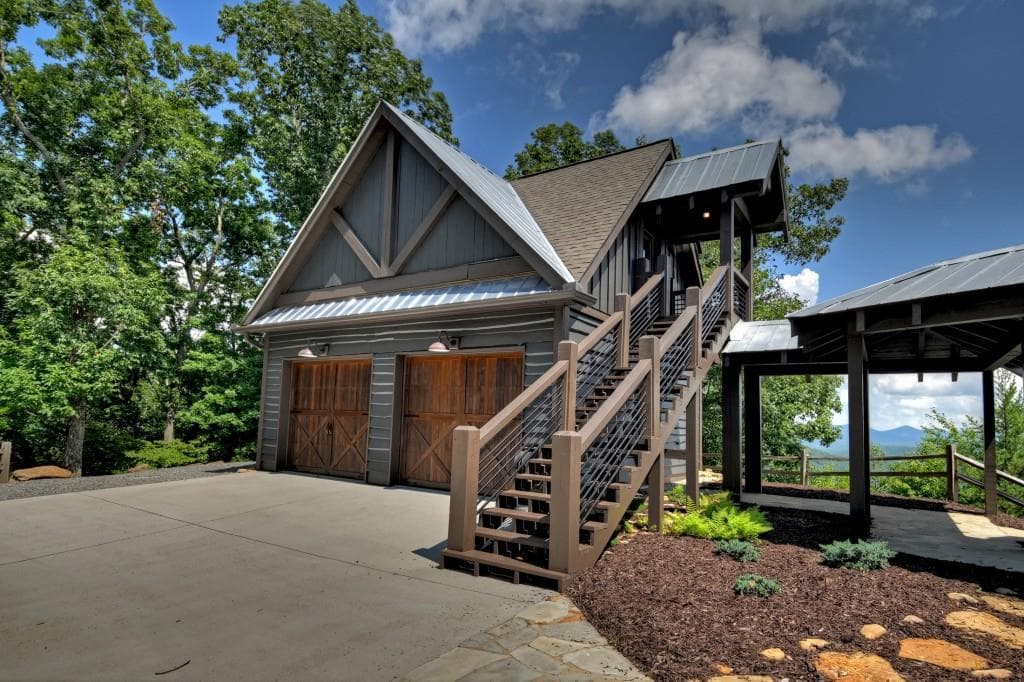 6 bedroom, 5 bathroom, 4,692 sq ft single family residence for sale at 440 Cochise Road, Blue Ridge, GA 30513 — photo 9