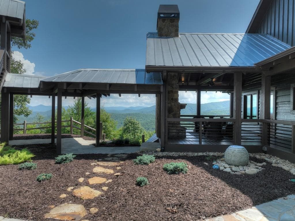 6 bedroom, 5 bathroom, 4,692 sq ft single family residence for sale at 440 Cochise Road, Blue Ridge, GA 30513 — photo 10