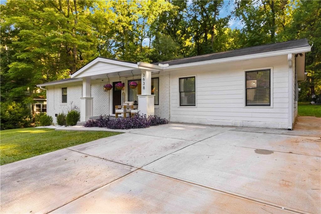 4 bedroom, 2 bathroom, 1,675 sq ft single family residence for sale at 3638 Sheffield Place, Tucker, GA 30084 — photo 4