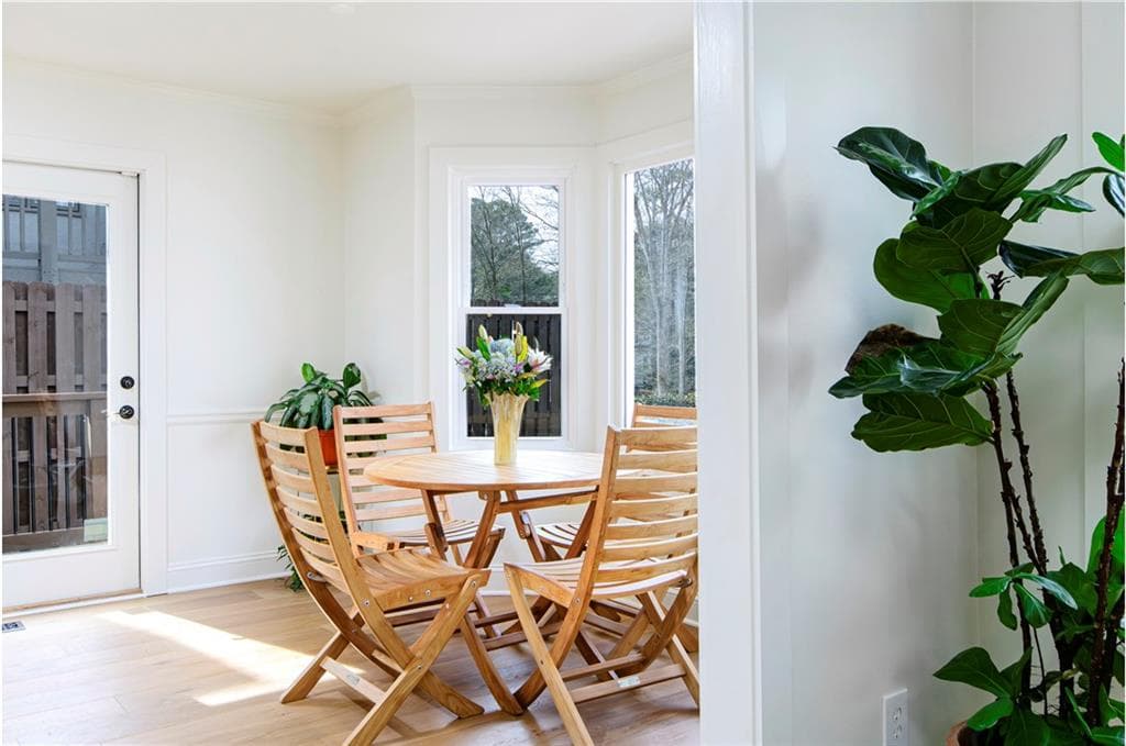 4 bedroom, 4 bathroom, 4,802 sq ft single family residence for sale at 10120 Kinross Road, Roswell, GA 30076 — photo 8