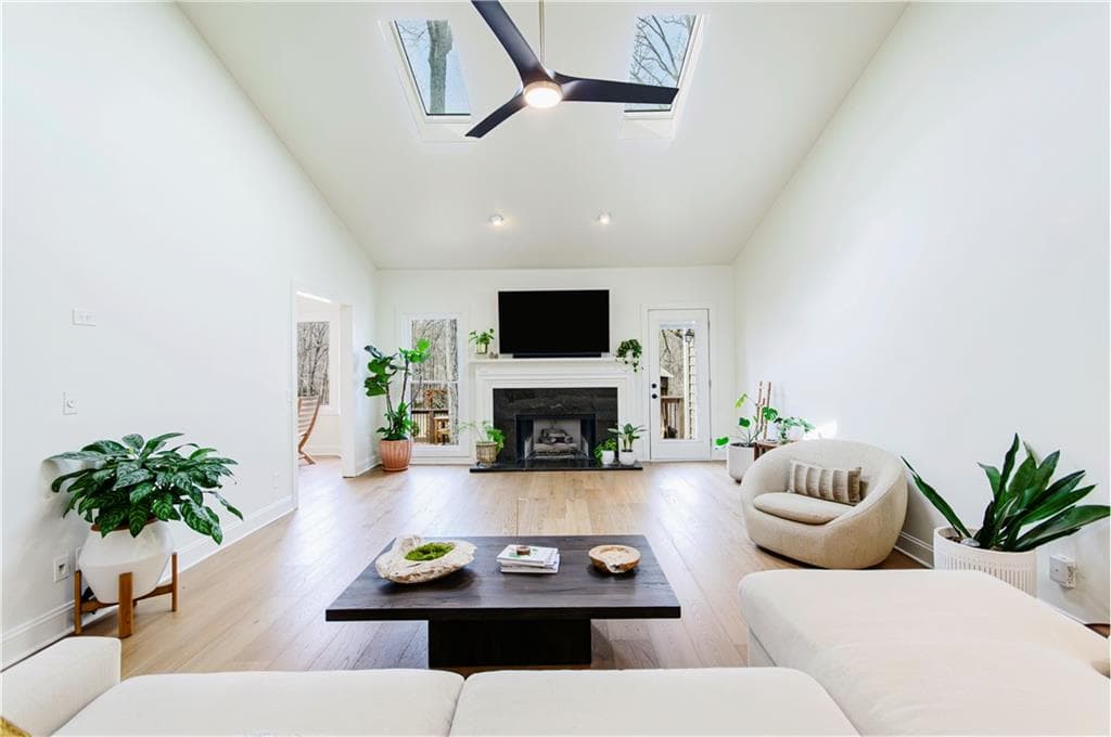 4 bedroom, 4 bathroom, 4,802 sq ft single family residence for sale at 10120 Kinross Road, Roswell, GA 30076 — photo 9