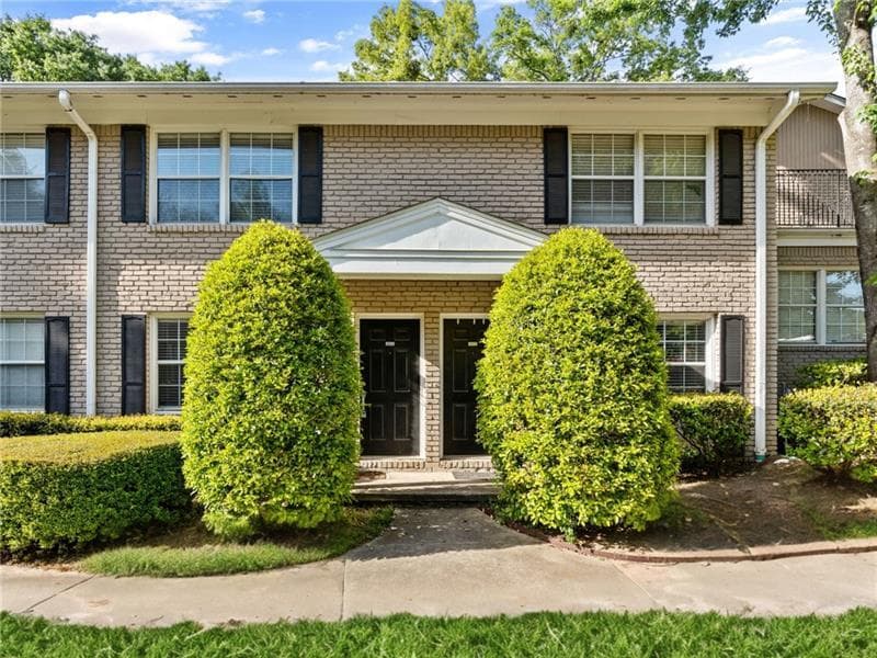 2 bedroom, 2 bathroom, 950 sq ft townhouse for rent at 2232 Dunseath Avenue 404, Atlanta, GA 30318 for $1,800 a month — photo 2
