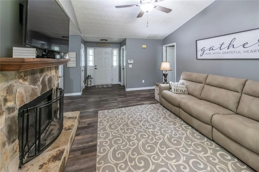 3 bedroom, 2 bathroom, 1,420 sq ft single family residence under contract at 4108 Churchill Court, Winston, GA 30187 — photo 4
