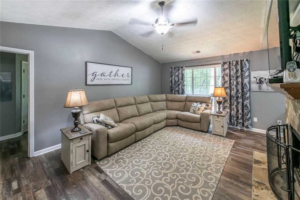 3 bedroom, 2 bathroom, 1,420 sq ft single family residence under contract at 4108 Churchill Court, Winston, GA 30187 — photo 5