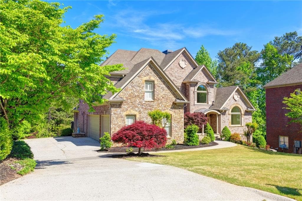 6 bedroom, 6 bathroom, 5,972 sq ft single family residence for sale at 9030 Moor Park Run, Duluth, GA 30097 — photo 2