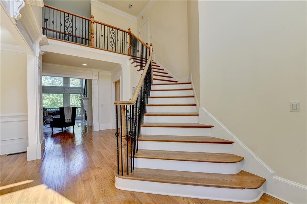 6 bedroom, 6 bathroom, 5,972 sq ft single family residence for sale at 9030 Moor Park Run, Duluth, GA 30097 — photo 5