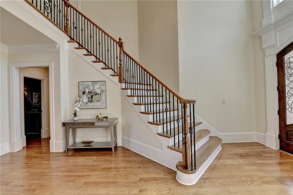 6 bedroom, 6 bathroom, 5,972 sq ft single family residence for sale at 9030 Moor Park Run, Duluth, GA 30097 — photo 6