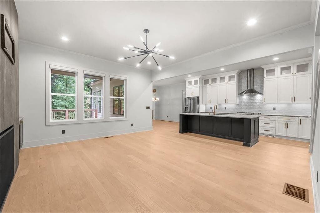 6 bedroom, 6 bathroom, 6,775 sq ft single family residence for sale at 4095 Ashford Dunwoody Road, Atlanta, GA 30319 — photo 8