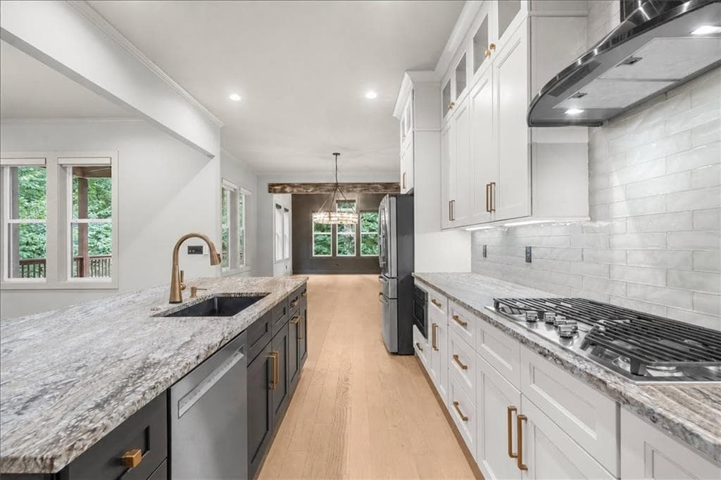 6 bedroom, 6 bathroom, 6,775 sq ft single family residence for sale at 4095 Ashford Dunwoody Road, Atlanta, GA 30319 — photo 10