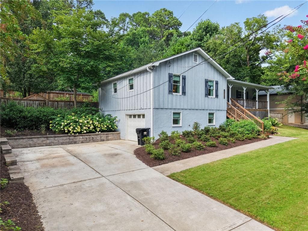 3 bedroom, 2 bathroom, 2,880 sq ft single family residence for sale at 2036 Kellogg Creek Road, Acworth, GA 30102 — photo 2