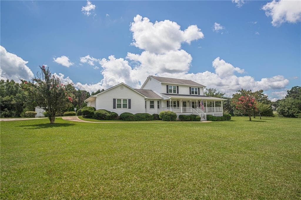 4 bedroom, 3 bathroom, 1,984 sq ft single family residence for sale at 195 Skyview Drive, Social Circle, GA 30025 — photo 2