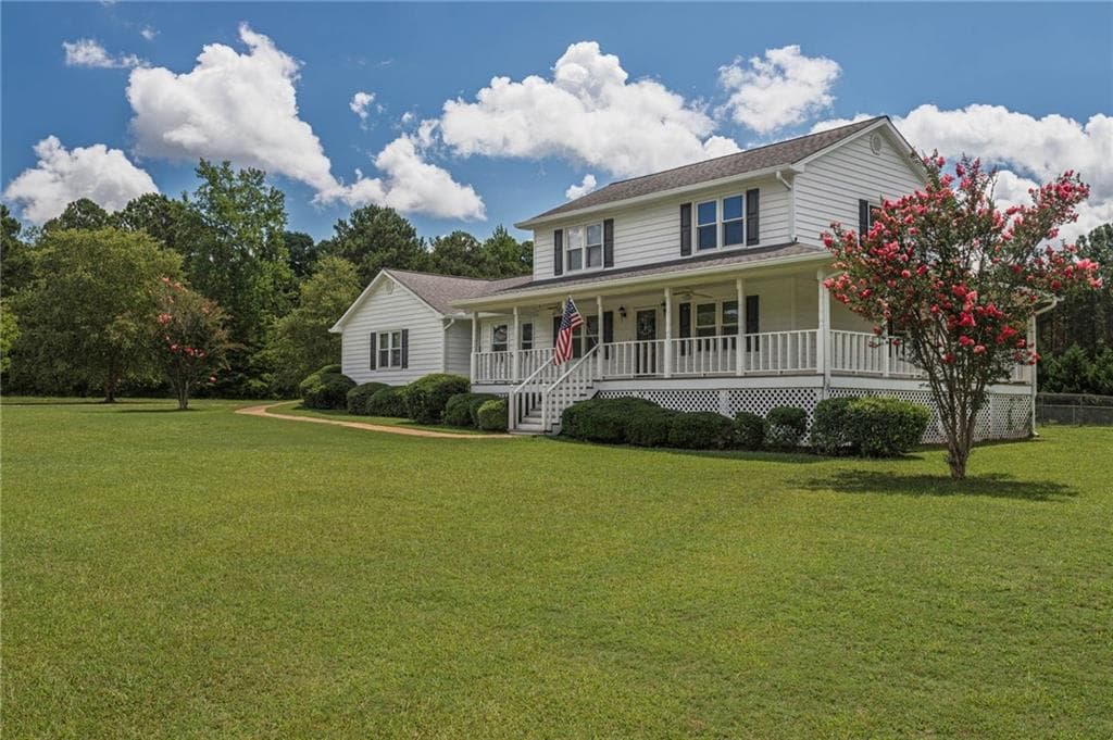 4 bedroom, 3 bathroom, 1,984 sq ft single family residence for sale at 195 Skyview Drive, Social Circle, GA 30025 — photo 3