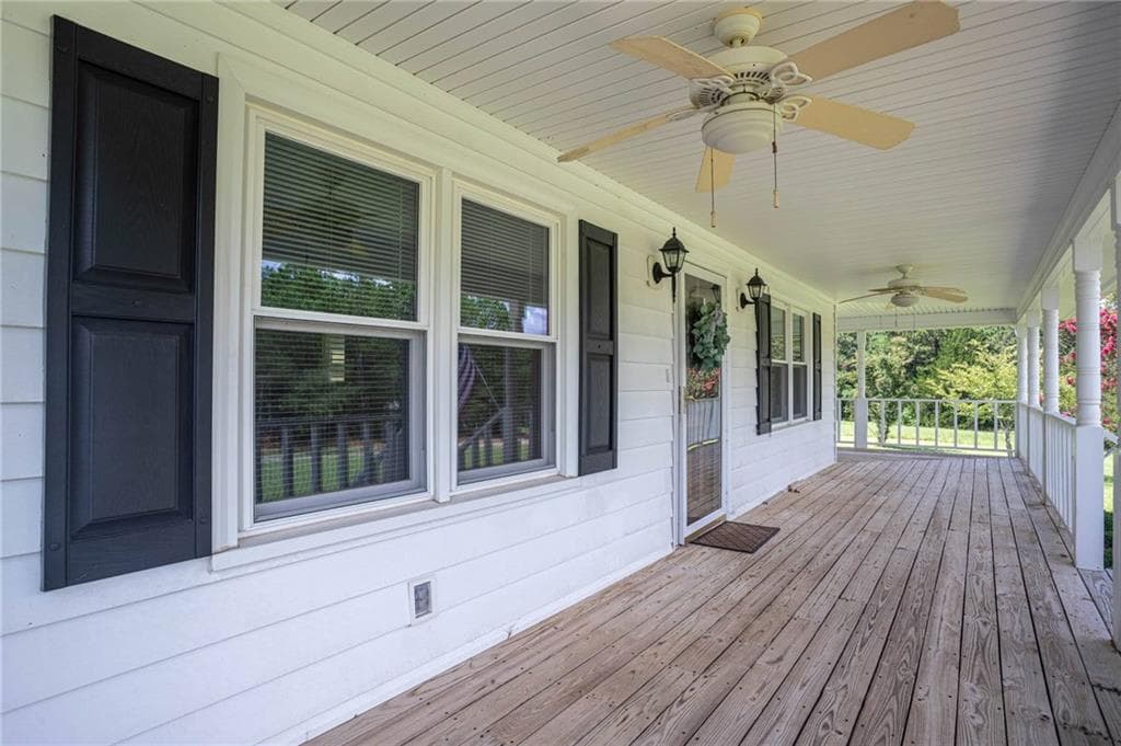 4 bedroom, 3 bathroom, 1,984 sq ft single family residence for sale at 195 Skyview Drive, Social Circle, GA 30025 — photo 6
