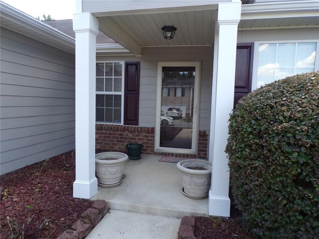 4 bedroom, 2 bathroom, 1,728 sq ft single family residence for rent at 7540 Old Chapel, College Park, GA 30349 for $2,200 a month — photo 4