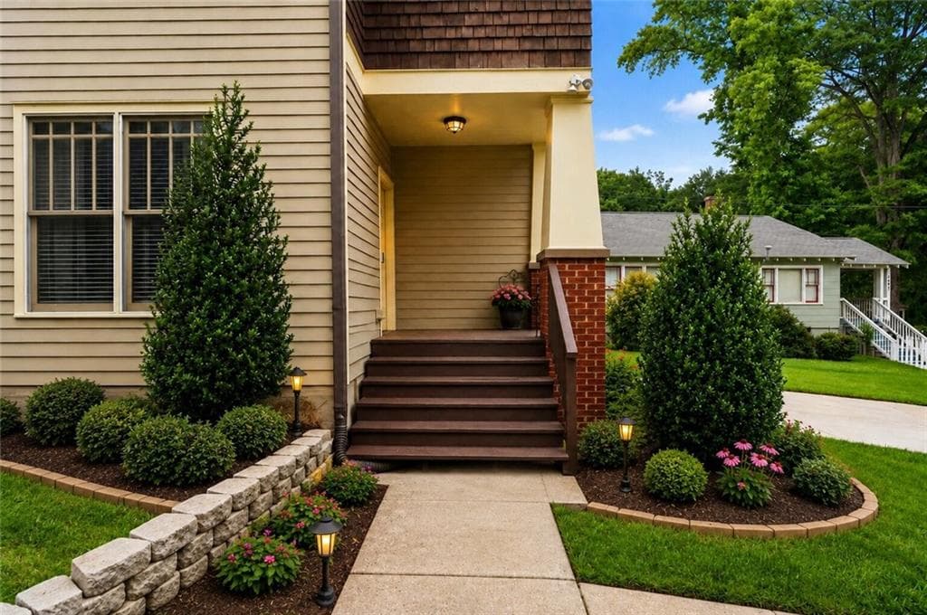 4 bedroom, 4 bathroom, 2,248 sq ft single family residence for sale at 2493 Burtz Street, Atlanta, GA 30318 — photo 4