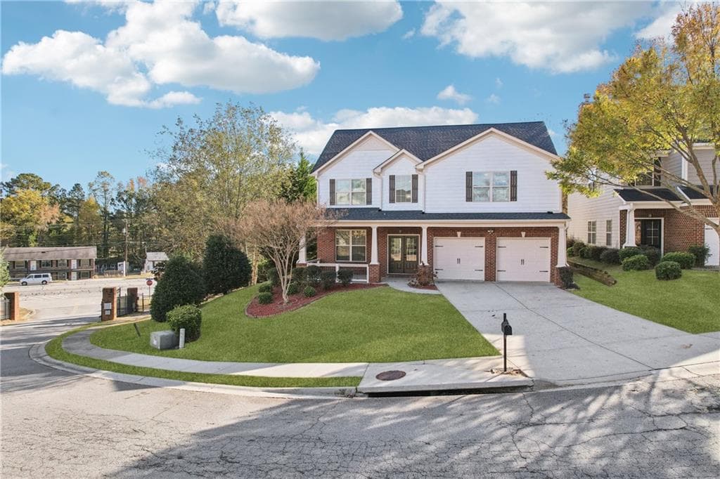 5 bedroom, 3 bathroom, 2,654 sq ft single family residence for sale at 2780 Smith Ridge Trace, Peachtree Corners, GA 30071 — photo 2