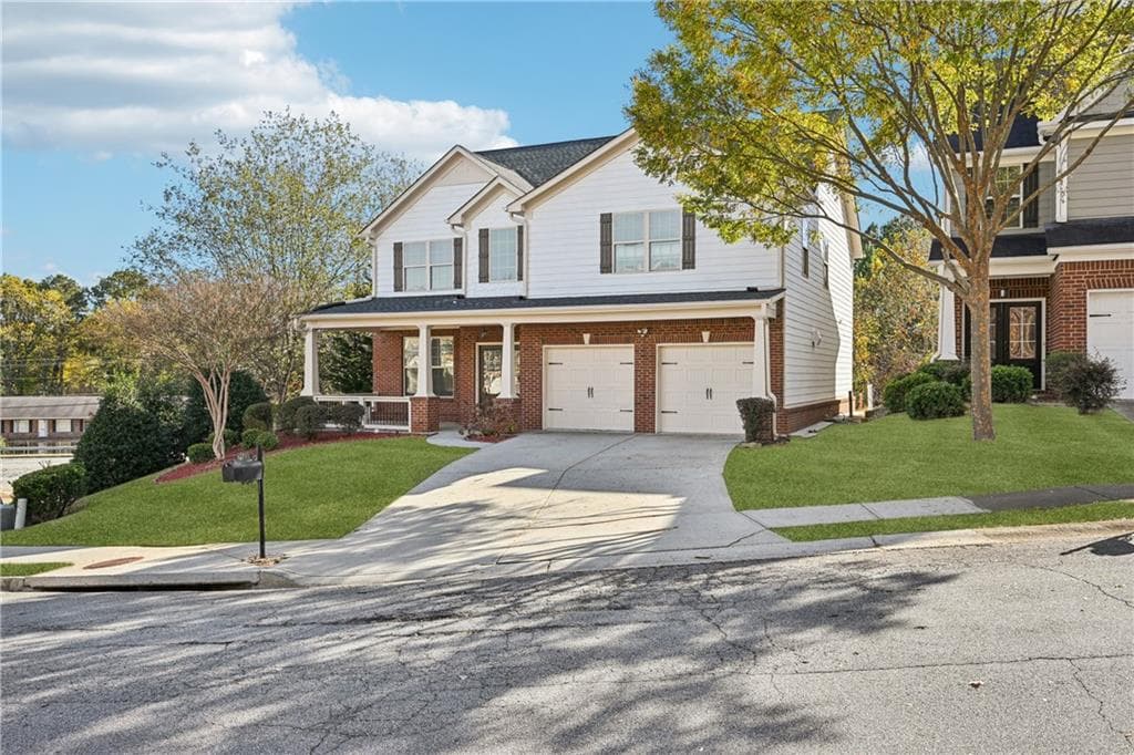 5 bedroom, 3 bathroom, 2,654 sq ft single family residence for sale at 2780 Smith Ridge Trace, Peachtree Corners, GA 30071 — photo 3