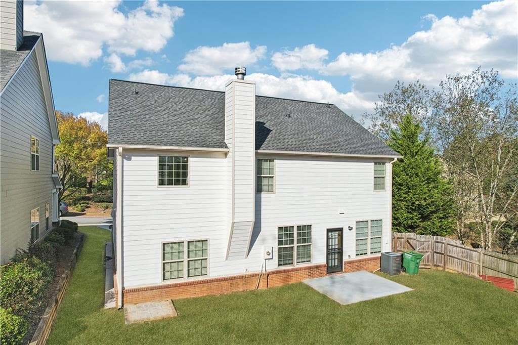 5 bedroom, 3 bathroom, 2,654 sq ft single family residence for sale at 2780 Smith Ridge Trace, Peachtree Corners, GA 30071 — photo 8