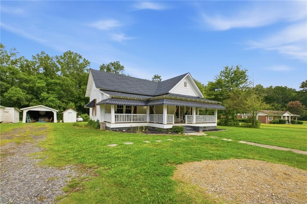 2 bedroom, 1 bathroom, 1,072 sq ft single family residence under contract at 199 Grady Road, Rockmart, GA 30153 — photo 4