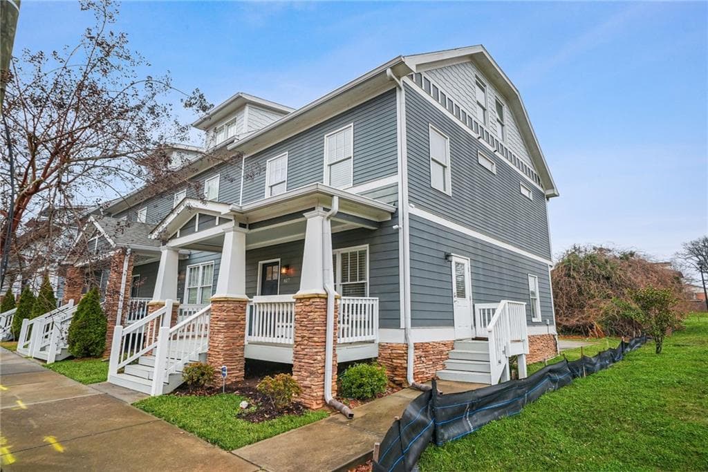 4 bedroom, 3 bathroom, 1,720 sq ft townhouse for rent at 617 Chestnut Street, Hapeville, GA 30354 for $2,400 a month — photo 2