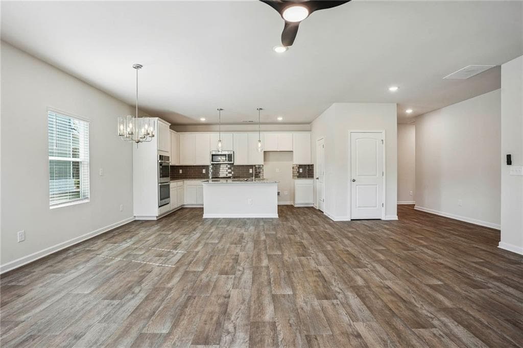 4 bedroom, 3 bathroom, 2,000 sq ft single family residence for sale at 140 Orwell Drive, Social Circle, GA 30025 — photo 3