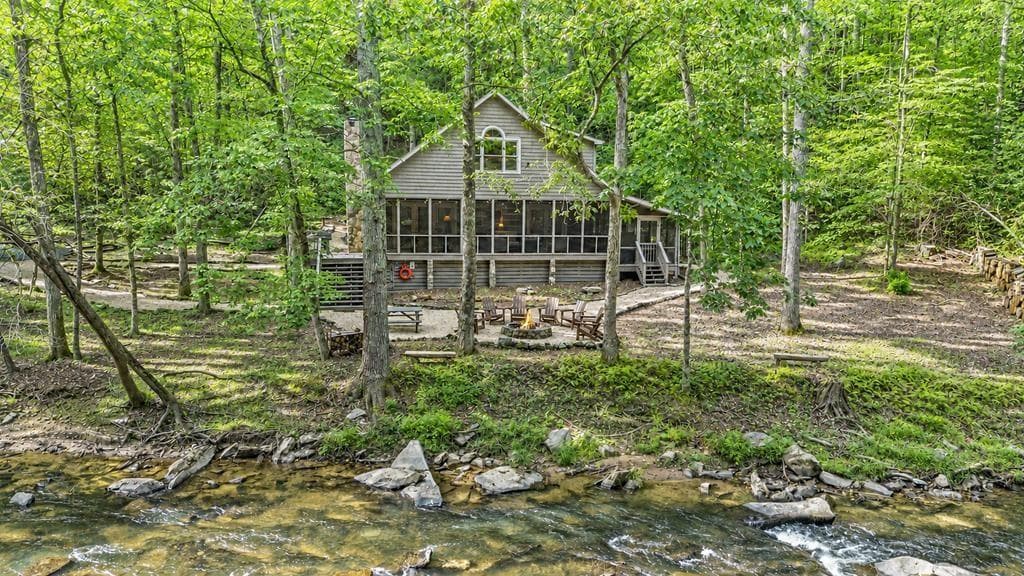 325 Whitewater Falls Trail