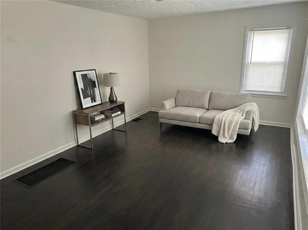 2 bedroom, 1 bathroom, 910 sq ft single family residence for sale at 1427 Westmont Road, Atlanta, GA 30311 — photo 5