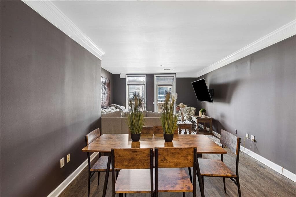1 bedroom, 1 bathroom, 1,025 sq ft condominium for sale at 3334 Peachtree Road 1001, Atlanta, GA 30326 — photo 8