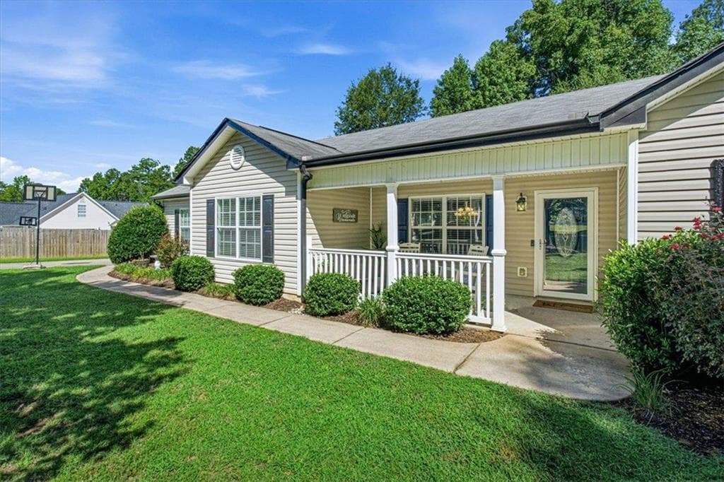 3 bedroom, 2 bathroom, 2,421 sq ft single family residence for sale at 2214 Walkers Mill Road, Griffin, GA 30224 — photo 3