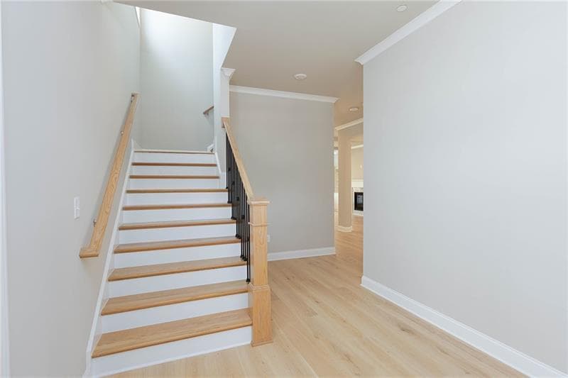 4 bedroom, 5 bathroom, 3,034 sq ft single family residence for sale at 5604 Meadowstone Walk, Kennesaw, GA 30152 — photo 4