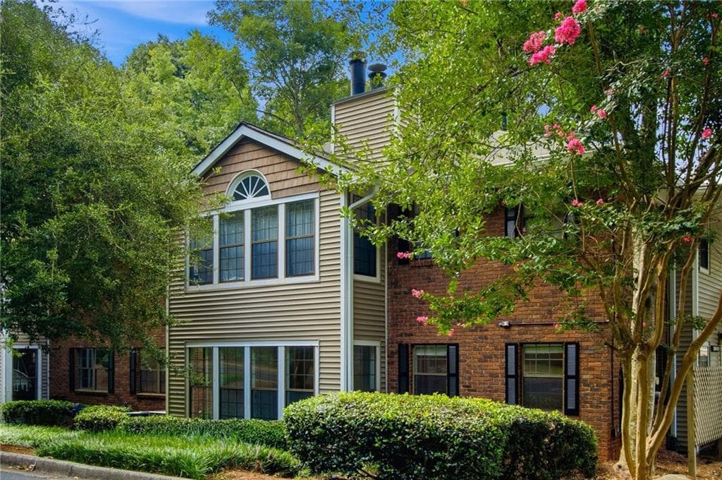 2 bedroom, 2 bathroom, 1,260 sq ft condominium for sale at 307 Barrington Hills Drive, Sandy Springs, GA 30350