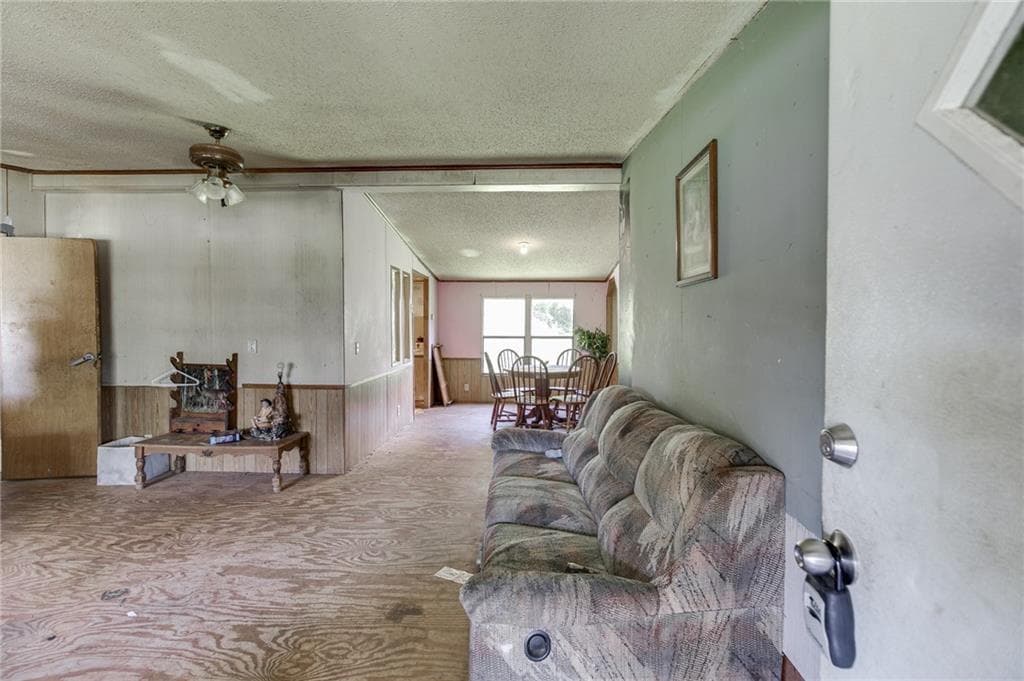 4 bedroom, 2 bathroom, 1,736 sq ft single family residence for sale at 4005 C Rogers Road, Gainesville, GA 30506 — photo 4