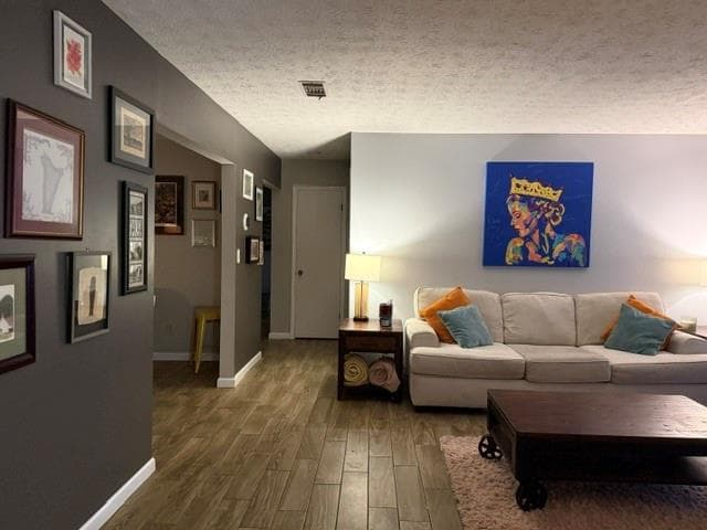2 bedroom, 2 bathroom, 1,355 sq ft condominium for sale at 1702 Parkaire Crossing 1700, Marietta, GA 30068 — photo 5