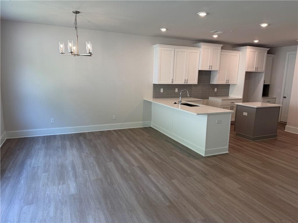 3 bedroom, 3 bathroom, 2,068 sq ft single family residence for sale at 1652 Crestcreek Court, Marietta, GA 30008 — photo 6
