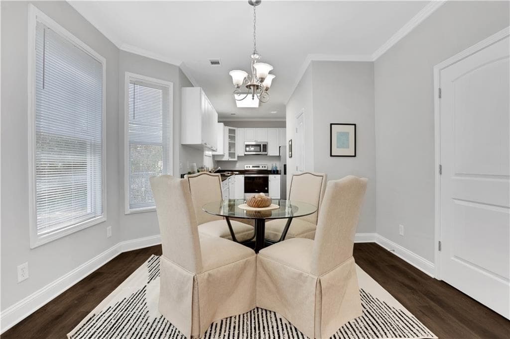 6 bedroom, 4 bathroom, 2,270 sq ft single family residence for rent at 2431 Woodside Way, Chamblee, GA 30341 for $4,995 a month — photo 7