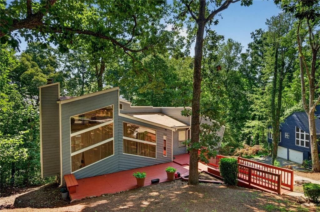 3 bedroom, 3 bathroom, 2,567 sq ft single family residence for sale at 1981 Kinridge Road, Marietta, GA 30062 — photo 4