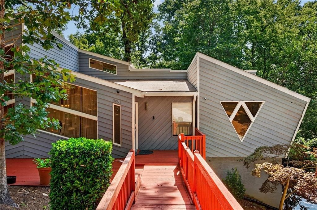 3 bedroom, 3 bathroom, 2,567 sq ft single family residence for sale at 1981 Kinridge Road, Marietta, GA 30062 — photo 5