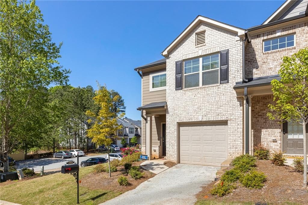 3 bedroom, 3 bathroom, 1,336 sq ft townhouse for rent at 2831 Ridgeview Drive, Atlanta, GA 30331 for $2,400 a month — photo 1 of 17