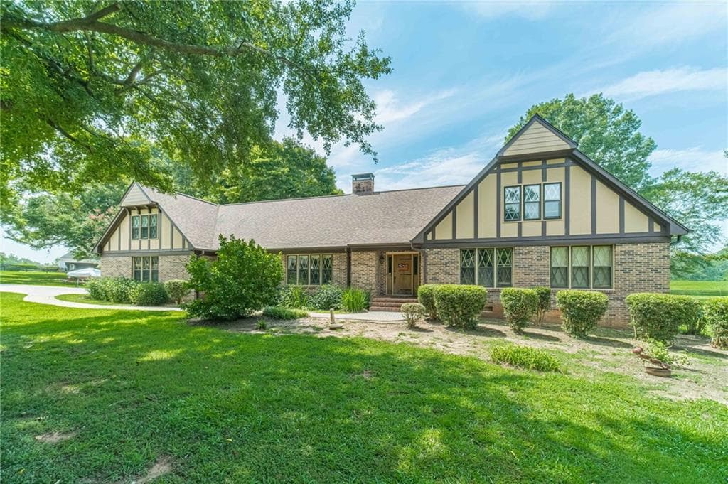 5 bedroom, 5 bathroom, 4,068 sq ft single family residence for sale at 186 Kingston Road, Colbert, GA 30628 — photo 2