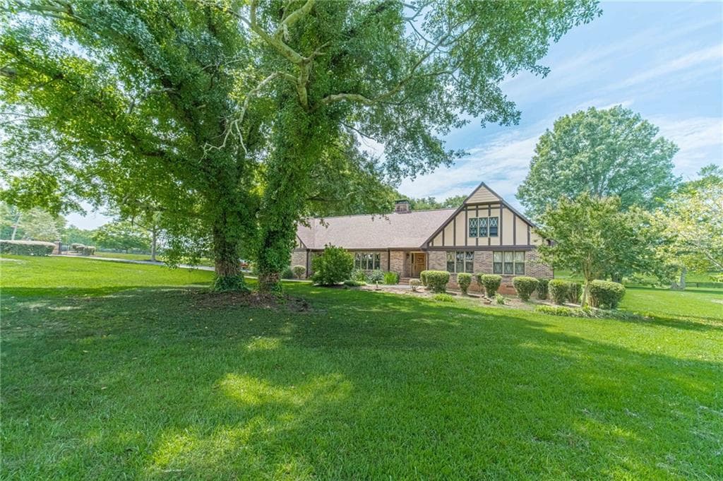5 bedroom, 5 bathroom, 4,068 sq ft single family residence for sale at 186 Kingston Road, Colbert, GA 30628 — photo 3