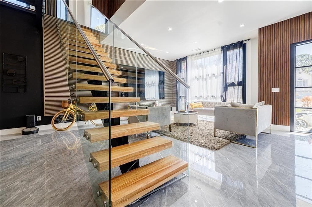 6 bedroom, 6 bathroom, 7,351 sq ft single family residence for sale at 1812 Hunters Glen, Marietta, GA 30062 — photo 6