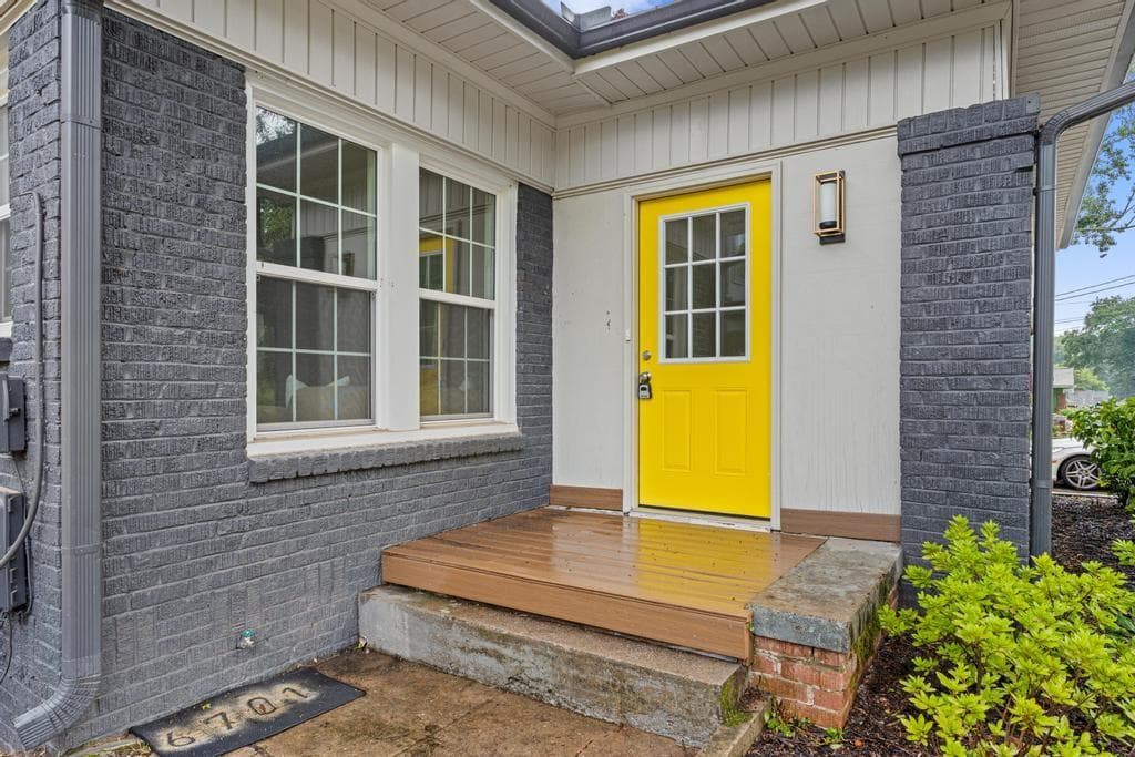 3 bedroom, 2 bathroom, 1,448 sq ft single family residence under contract at 1670 S Gordon Street, Atlanta, GA 30310 — photo 5