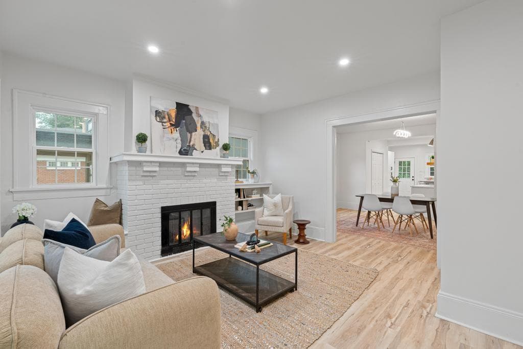 3 bedroom, 2 bathroom, 1,448 sq ft single family residence under contract at 1670 S Gordon Street, Atlanta, GA 30310 — photo 9