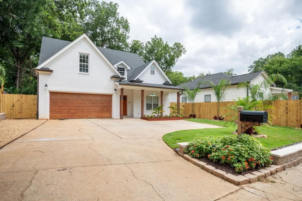 6 bedroom, 4 bathroom, 3,960 sq ft single family residence under contract at 1589 Mims Street, Atlanta, GA 30314 — photo 4