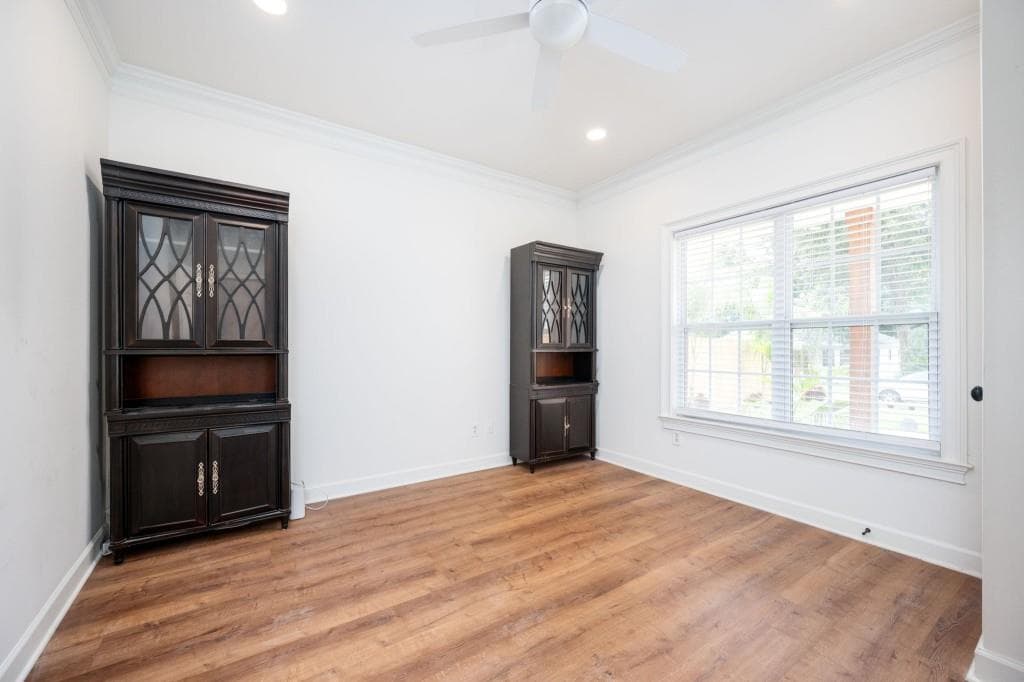 6 bedroom, 4 bathroom, 3,960 sq ft single family residence under contract at 1589 Mims Street, Atlanta, GA 30314 — photo 8