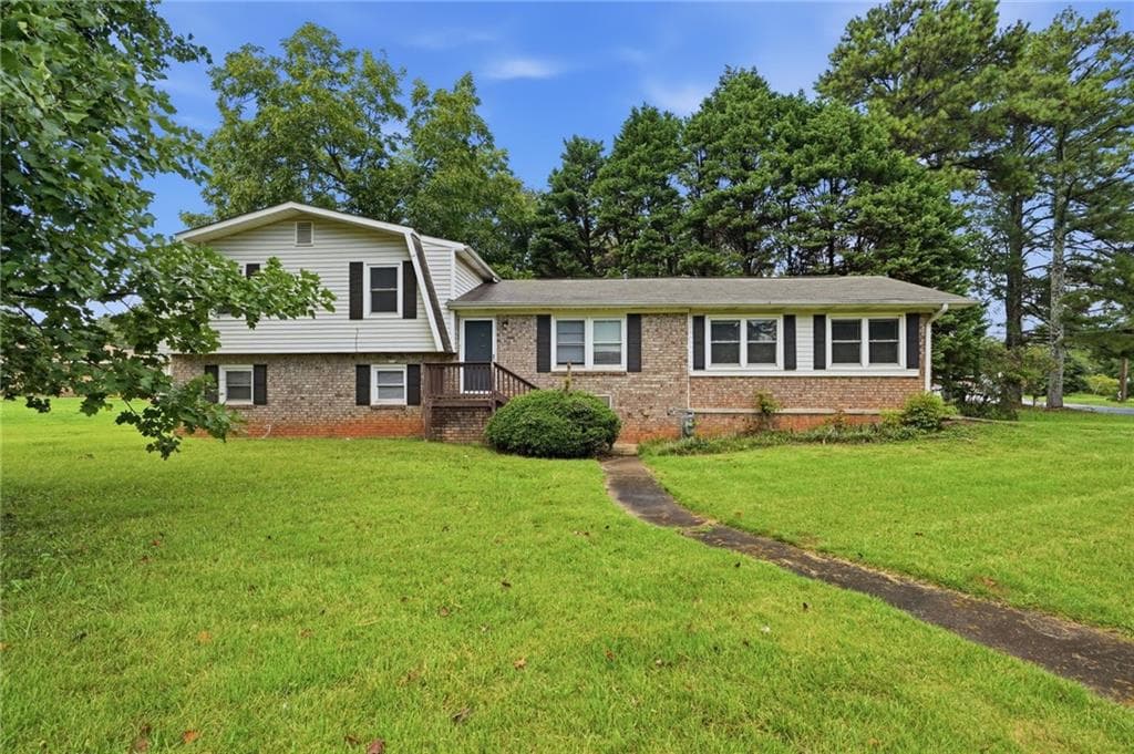 305 Mercer Drive, Jonesboro, GA 30236 — most recent listing photo