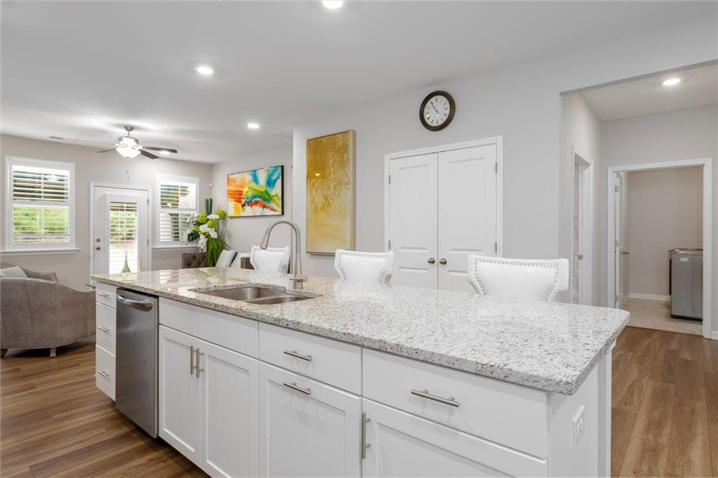 3 bedroom, 3 bathroom, 2,538 sq ft townhouse for sale at 480 Tall Pines Terrace, Johns Creek, GA 30097 — photo 10