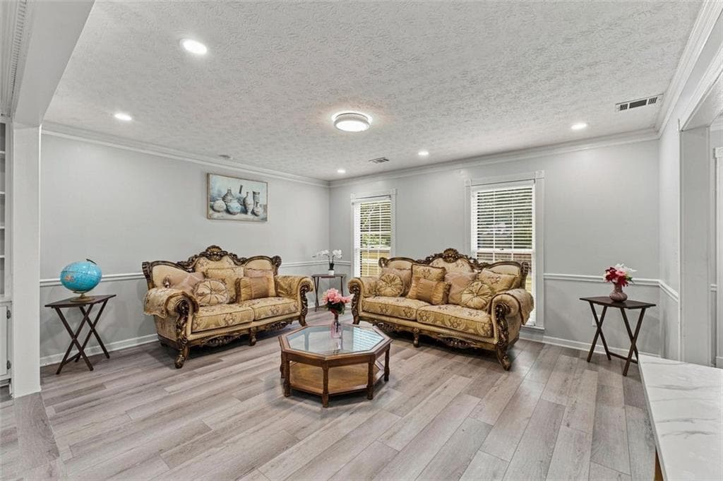 4 bedroom, 3 bathroom, 3,860 sq ft single family residence for sale at 5497 Georgetown Trace, Lilburn, GA 30047 — photo 8