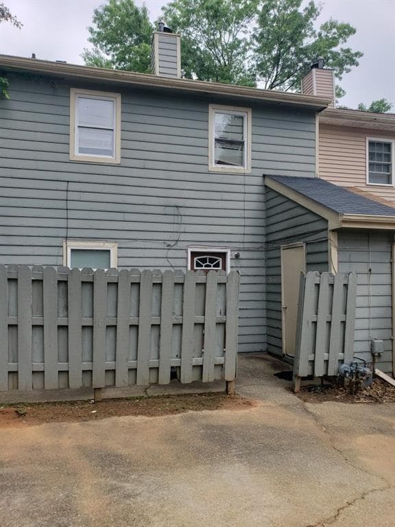 3 bedroom, 3 bathroom, 1,364 sq ft townhouse under contract at 3500 Ten Oaks Court, Powder Springs, GA 30127 — photo 2